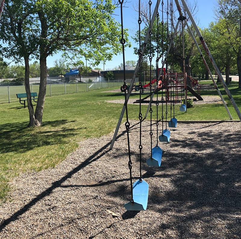 playground swingset